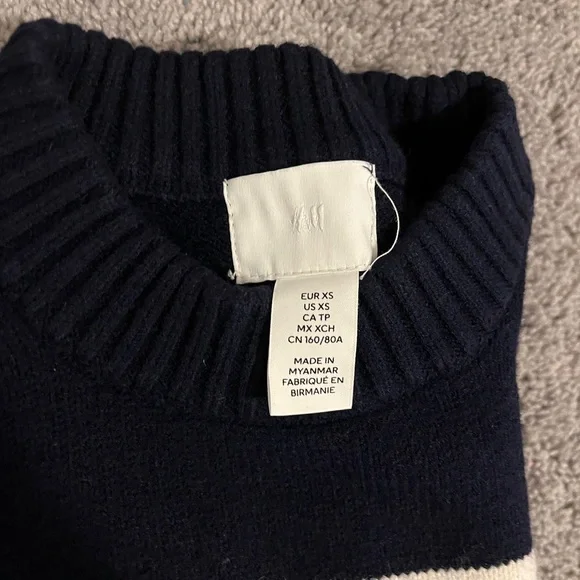 H&M Striped Navy and White Sweater - Picture 3 of 3